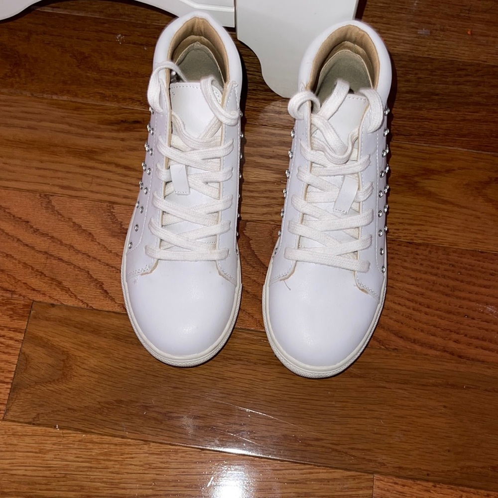 Kids size 1 INC white stoned sneakers